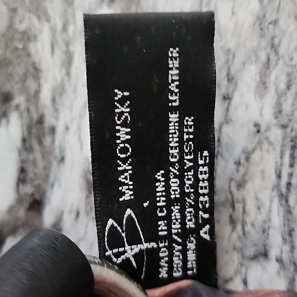 B. Makowsky Leather Crossbody in black leather vintage - Picture 10 of 16